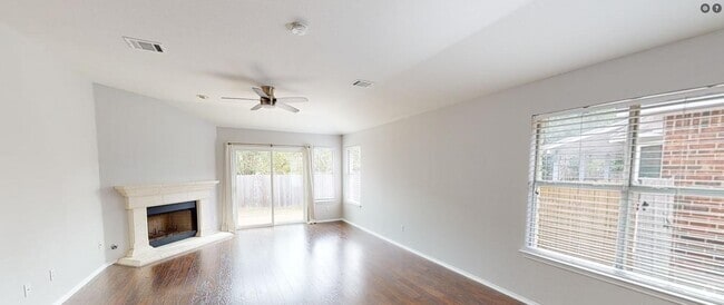 Building Photo - 15509 Ozone Pl Rental
