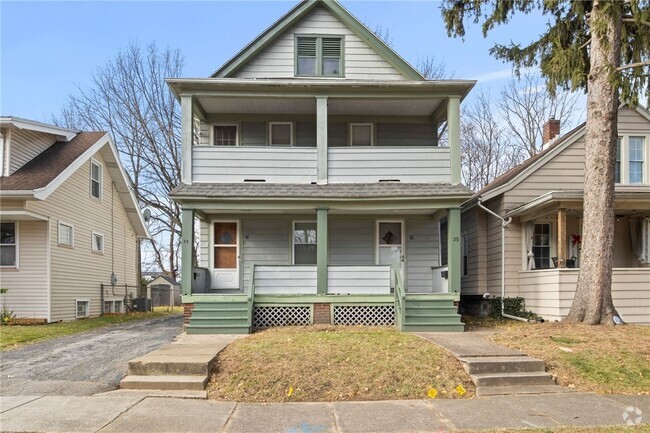 Building Photo - 35 Coventry Ave Unit Upper Rental