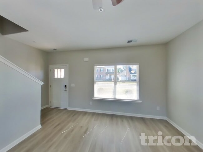 Photo - 415 Middleton Ln