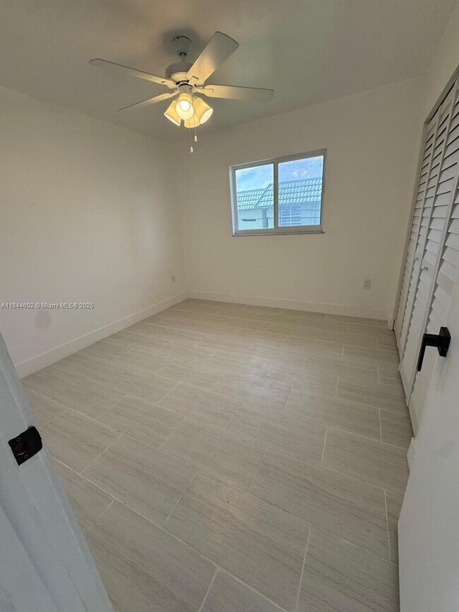 Photo - 800 NW 44th Ave Unit 4