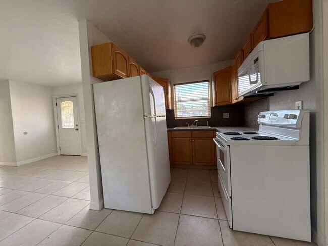 Photo - 6409 Rodman St