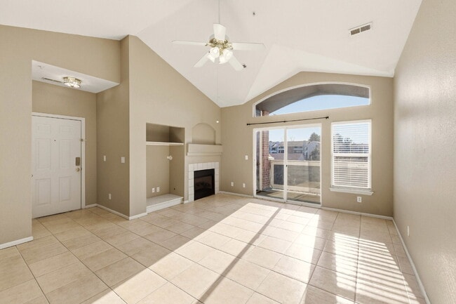 Building Photo - 2 Bed 2 Bath Condo With Balcony! Unit #303