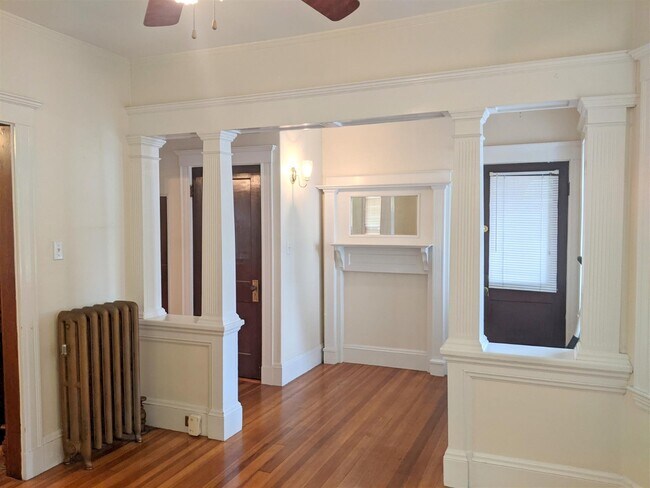 Photo - 19 Leonard St Apartment Unit 1