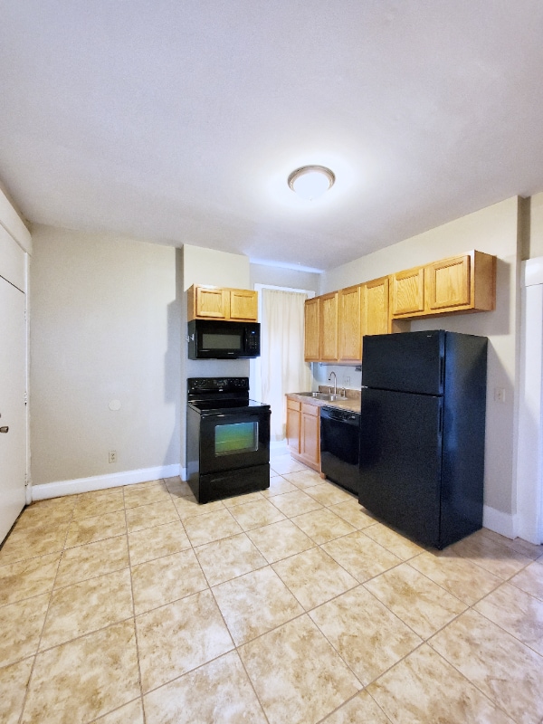 Photo - 1490 Michigan Ave