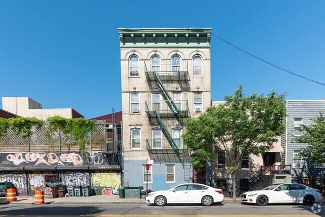 Photo - 679 Lorimer Street Apartments