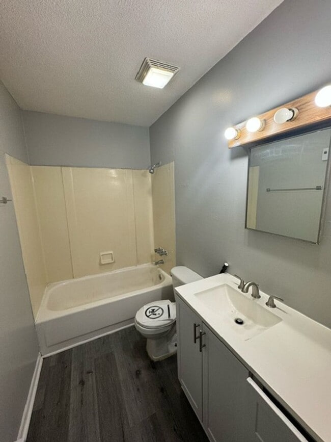 Photo - 6621 Fairfield Ave Unit 6625 Fairfield