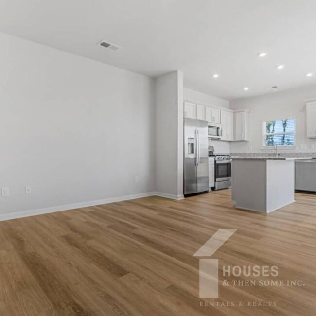 Photo - 100 Randwick Ln