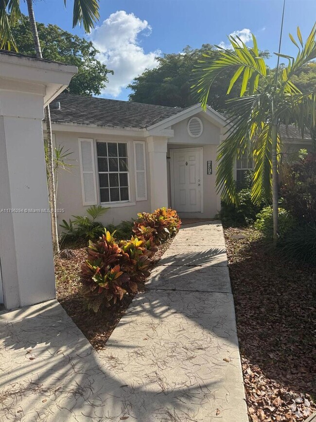 Building Photo - 9848 SW 117th Pl Rental