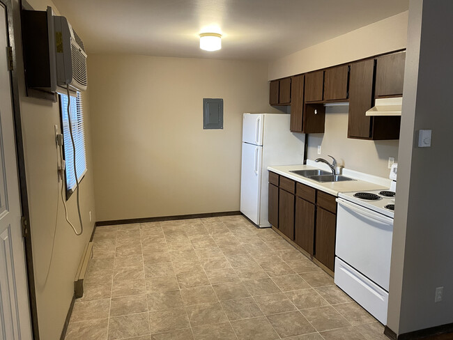 Building Photo - 3205 Seymour Rd Unit 2 Rental