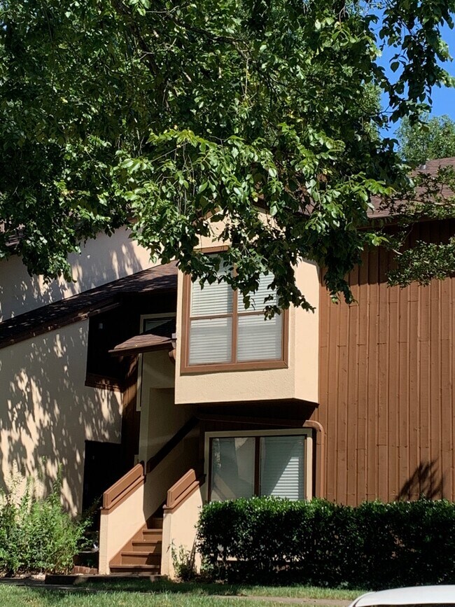 Private Steps up to Condo - 7224 Winery Ln Unidad Brandywine Rental