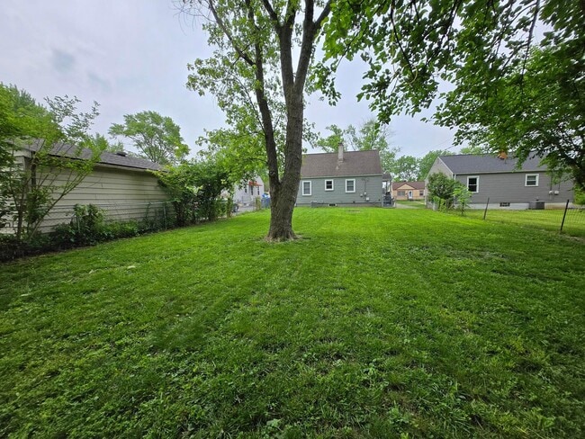 1238 Carolyn Ave