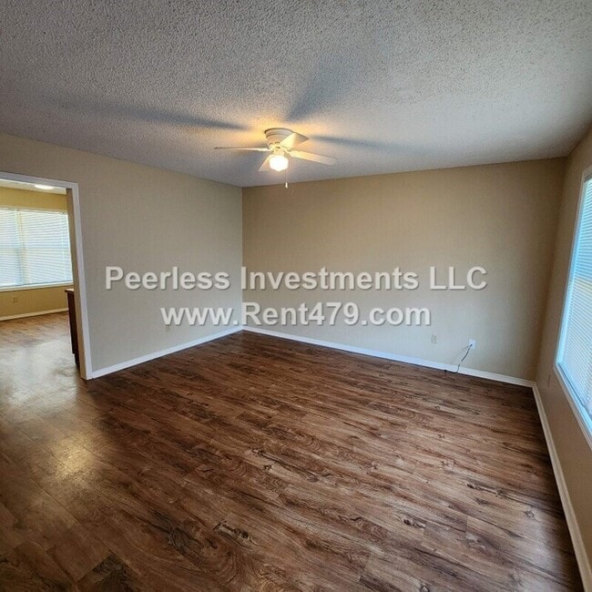 Photo - 505 4th Ave SW