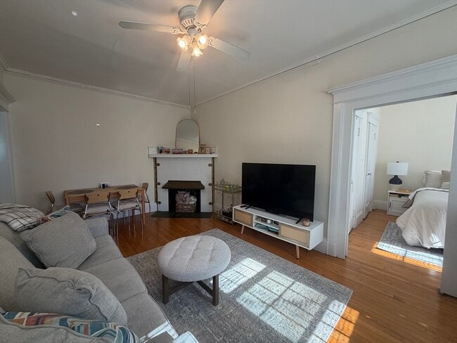 Building Photo - 1277 Commonwealth Ave Unit 210