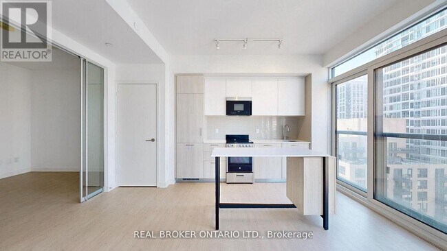 Photo - 65 Mutual St Unité 1505