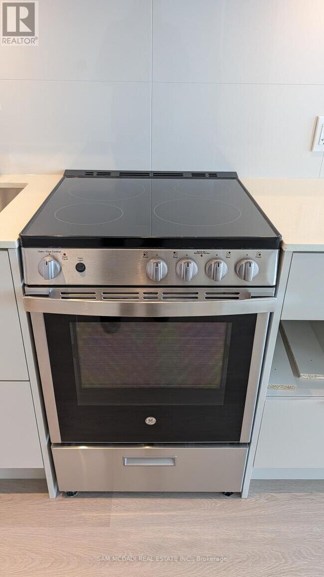 Photo - 448 Burnhamthorpe Rd W Unit 2510