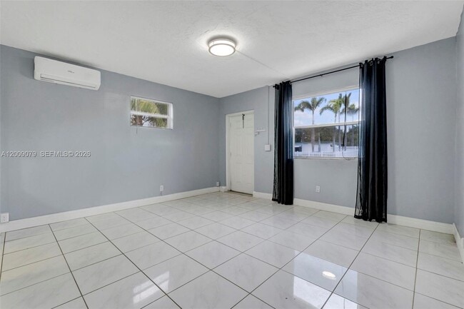 Photo - 2456 NW 6th St
