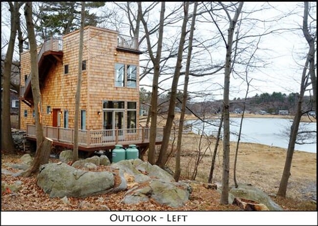 Building Photo - Year-Round Riverfront Home in Gloucester (Pet-Friendly)