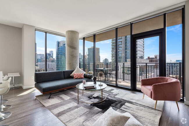 Building Photo - 833 N Clark St Unit ID1029622P Rental