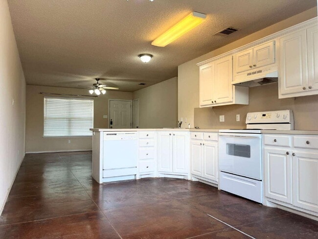 Photo - 2401 73rd St