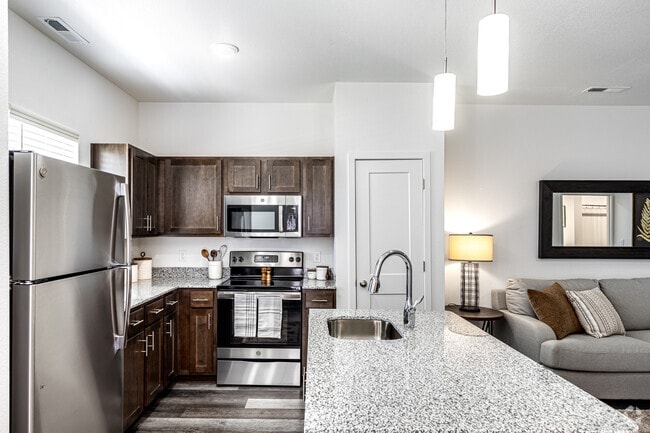 1BR, 1BA - 699SF