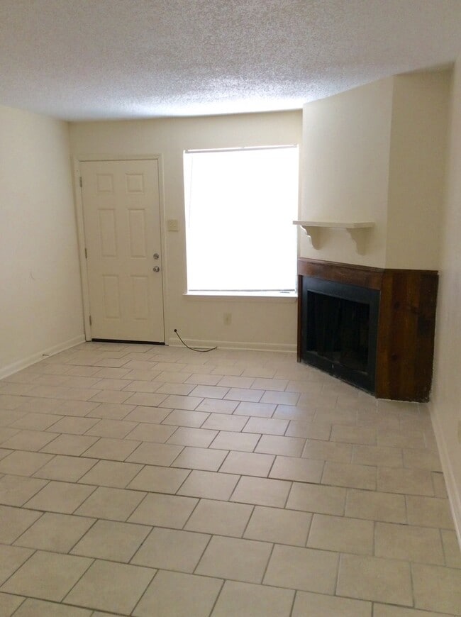 Photo - 2265 Anne Marie Dr Unit D