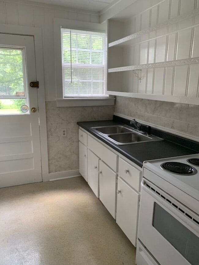 Building Photo - 1226 McAlpine Ave Unit A