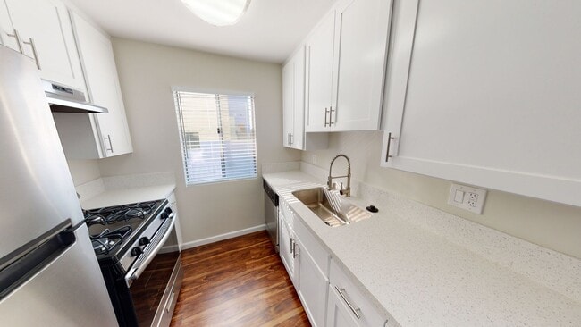 Photo - Royal Terrace Apartments