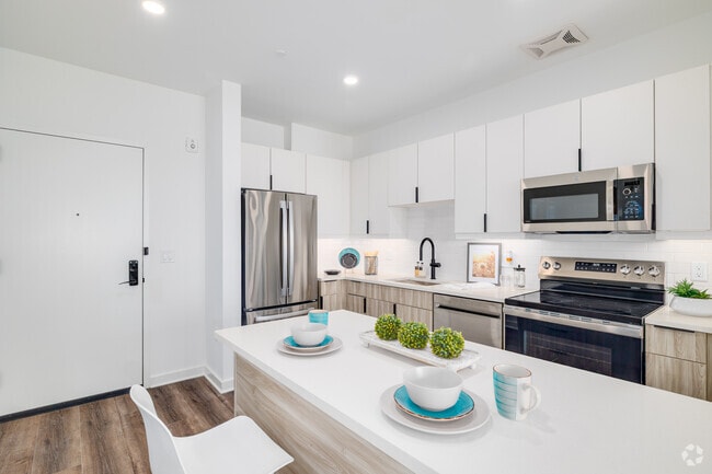 1BR, 1BA - 709SF - Kitchen