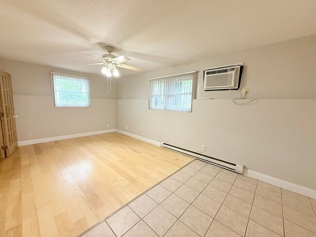 Photo - 401 E Locust St Unit B