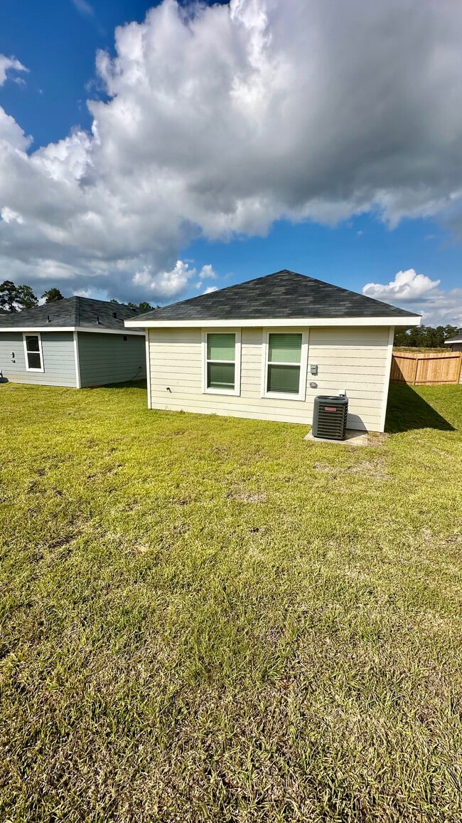 11926 Midas Ln
