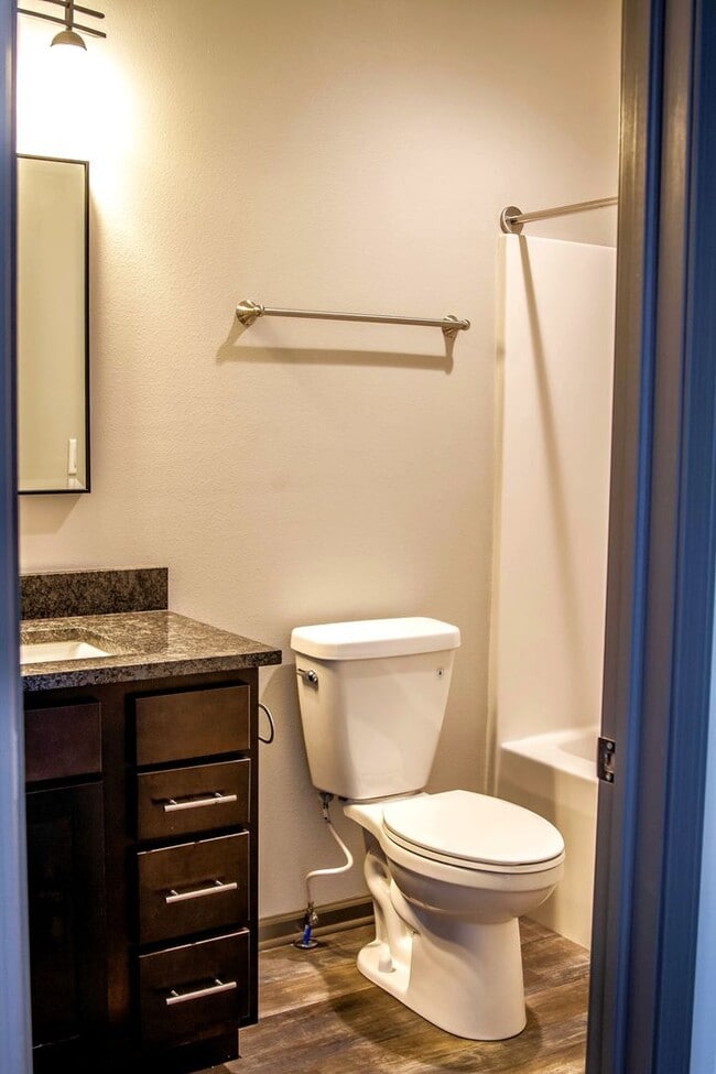 209 N Maple St Unit 2