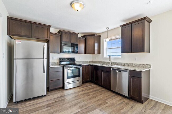 Photo - 2214 Hadley Blvd