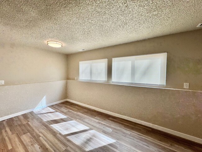 Photo - 351 Gahart Dr Unit D