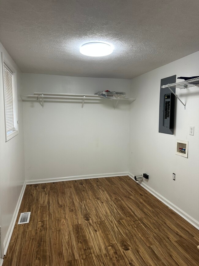 Photo - 615A Cassville Rd SE