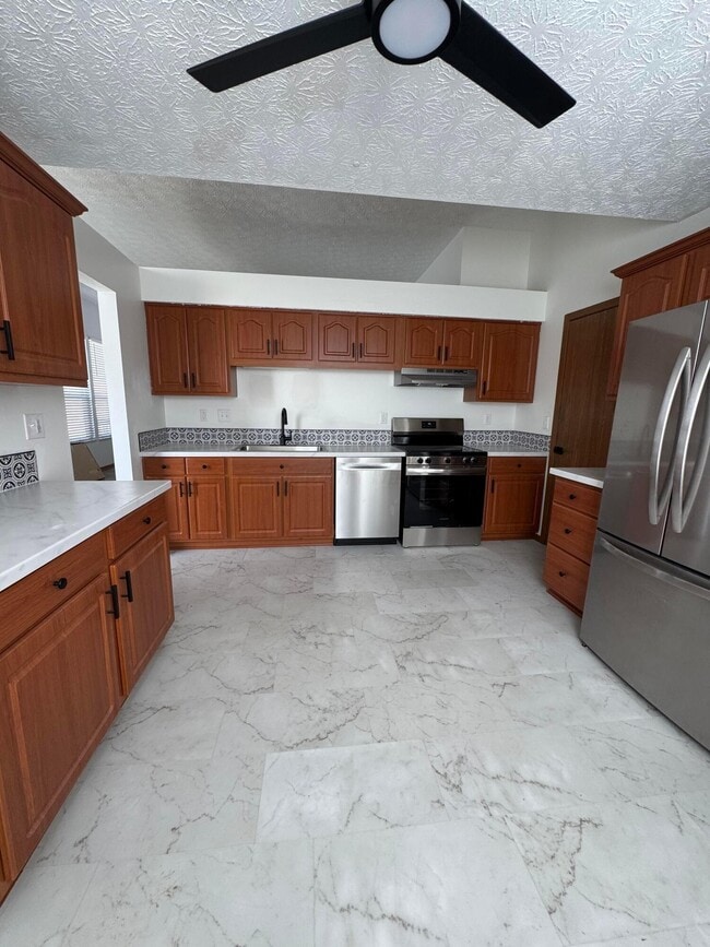 Photo - 8000 Leaview Dr