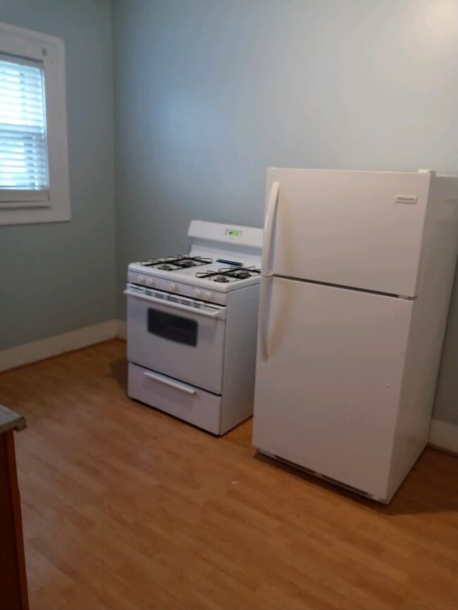 Photo - 440 W Cook St Unit downstairs apartment