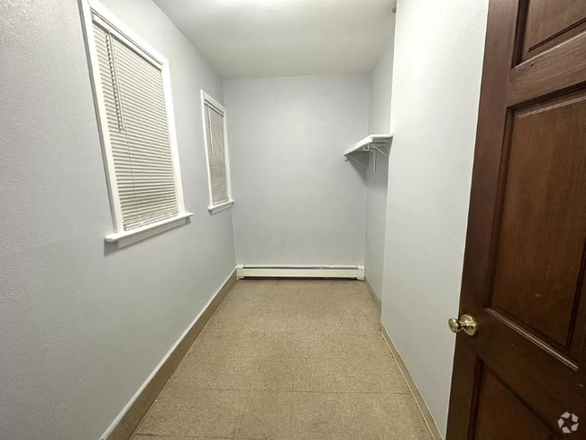 Building Photo - 453 Grove St Unit 1 Rental
