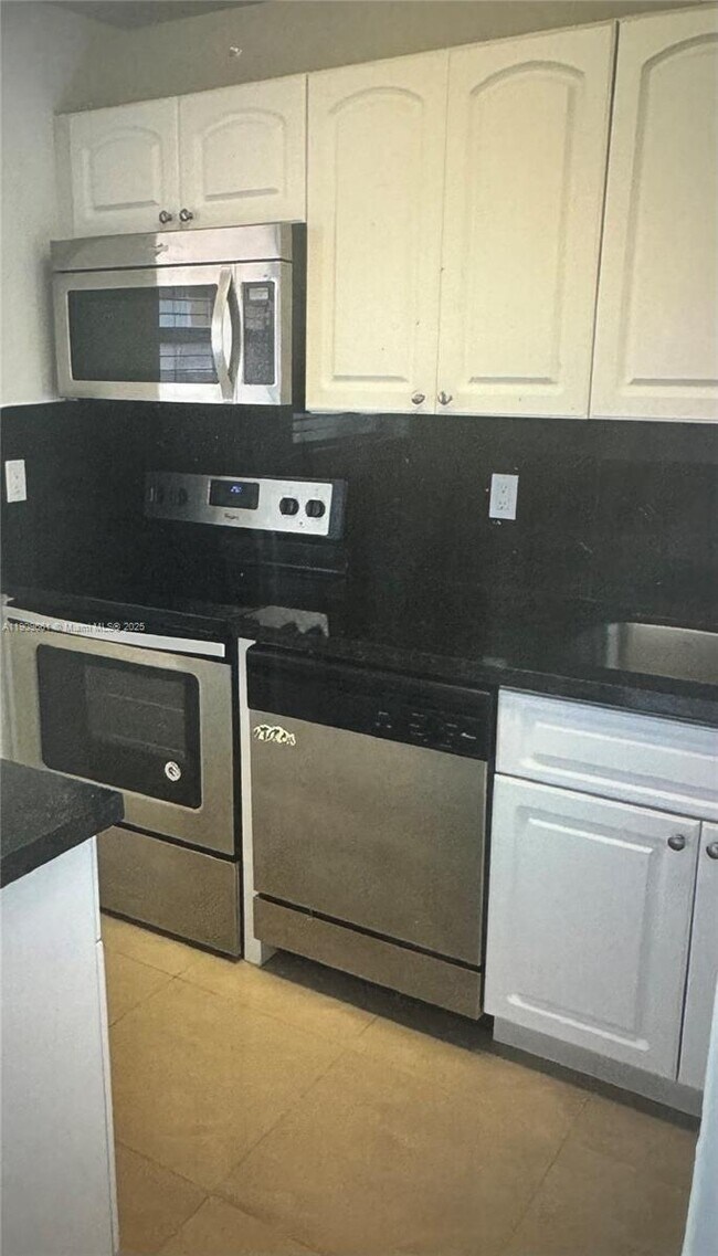 Photo - 1100 W 35th St Unit 27