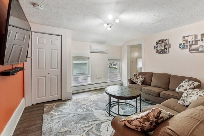 18 Cambridge St Unit B