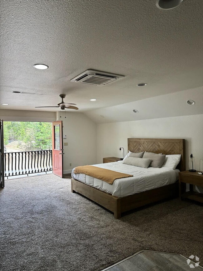 Building Photo - 712 Broken Rein Rd Unit ID1250629P Rental