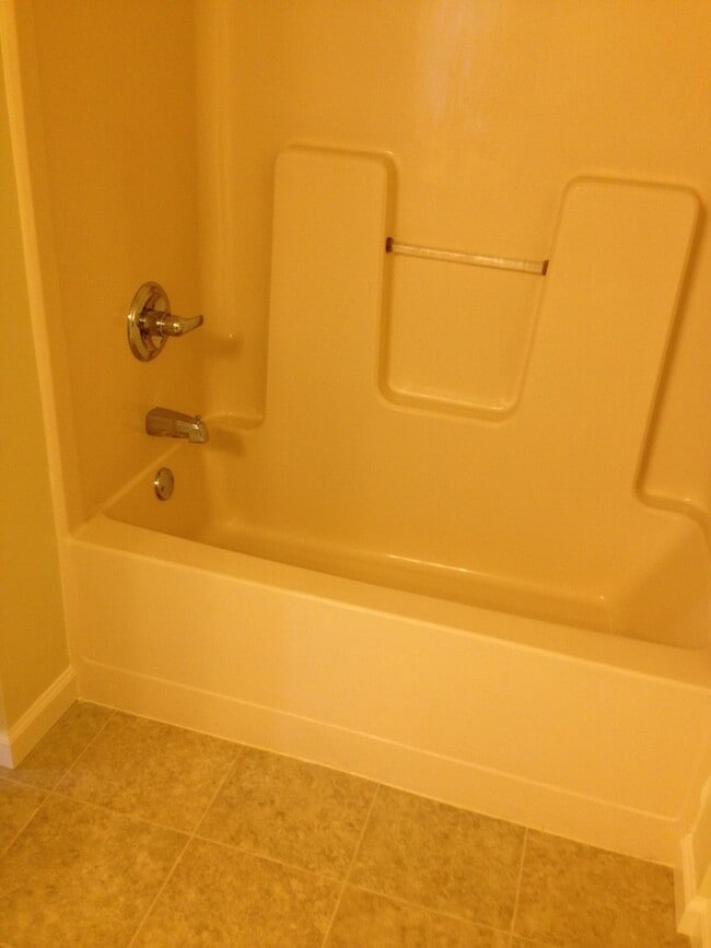 Photo - Studio Apartment at College Court -- SUBLET STARTING 02/01/2026