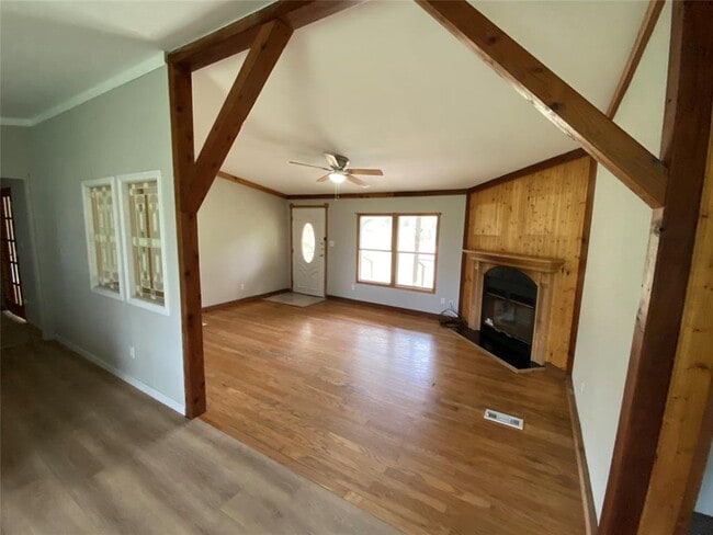 Photo - 185 S Valley Dr