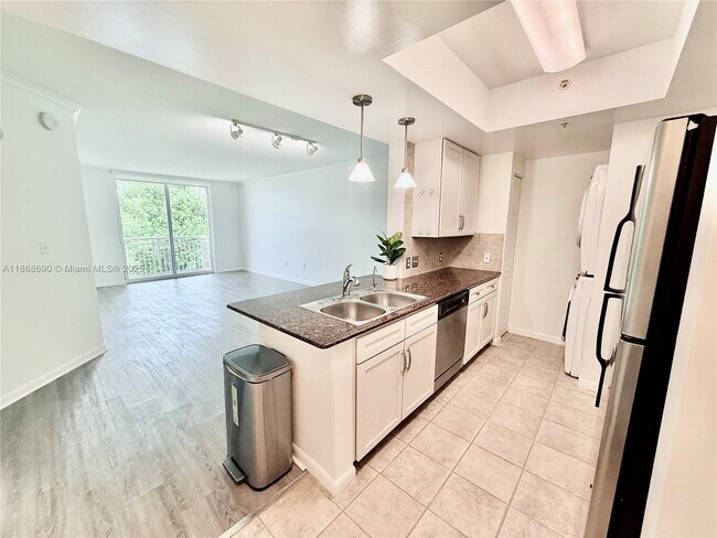 Photo - 2000 N Bayshore Dr Unit 218