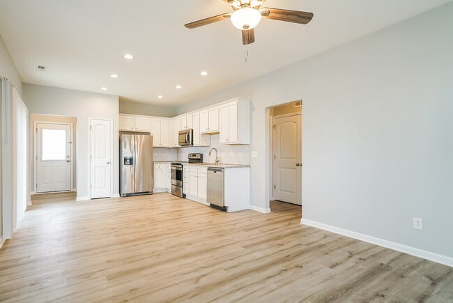 Photo - 257 E Wilson St