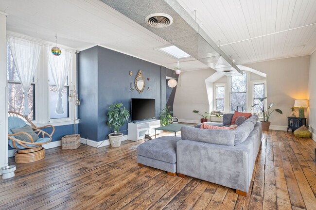 Photo - 223 Bates Ave Unidad Penthouse