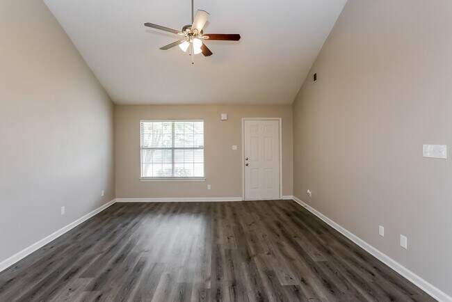 Photo - 7085 Lindsey Leaf Cove
