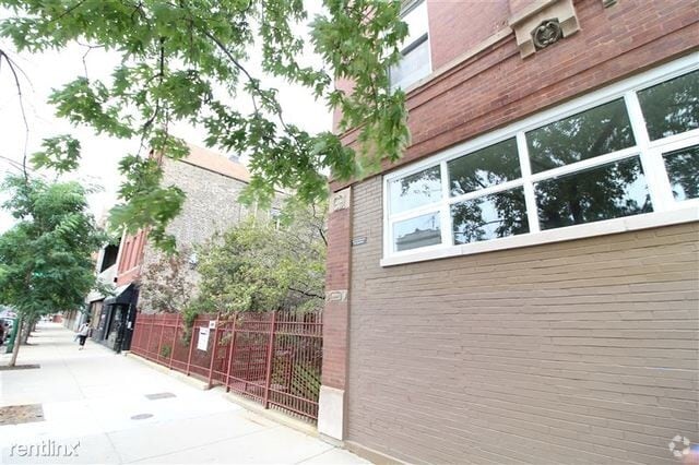 Building Photo - 1435 N Ashland Ave Unit 3R Rental