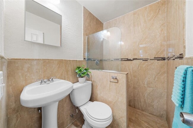 Photo - 901 3rd St N Unidad 2