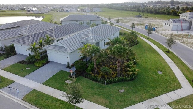 5066 Lido Key Ln