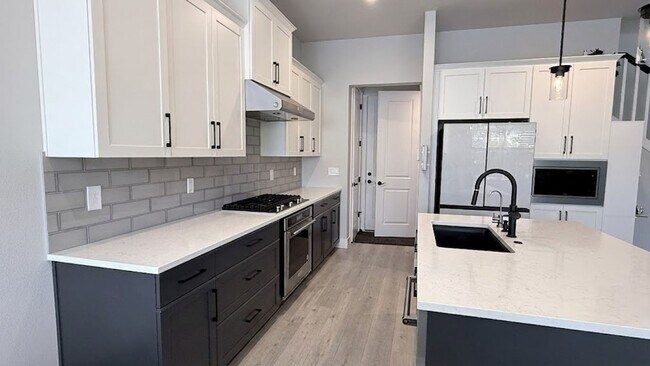 Photo - 15676 NW Raywood Ln